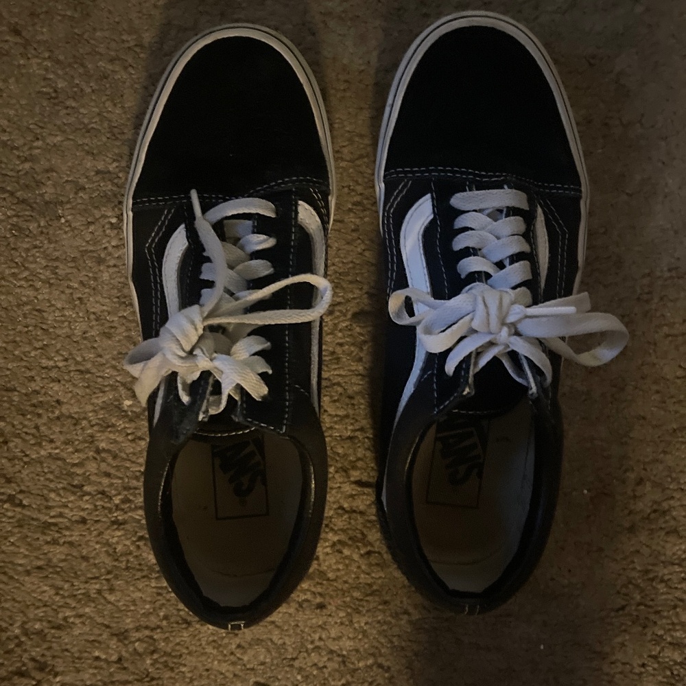 Vans woman size 8 brand new comes with box